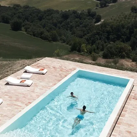 فيلة Sleeps 11 Pool Air Con San Lorenzo in Campo
