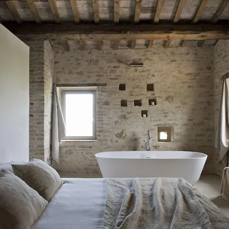 فيلة Sleeps 11 Pool Air Con San Lorenzo in Campo