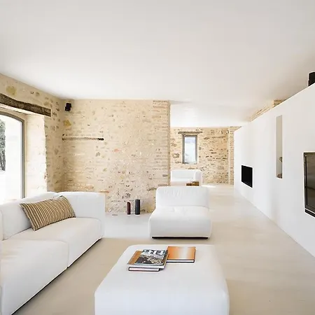 فيلة Sleeps 11 Pool Air Con San Lorenzo in Campo